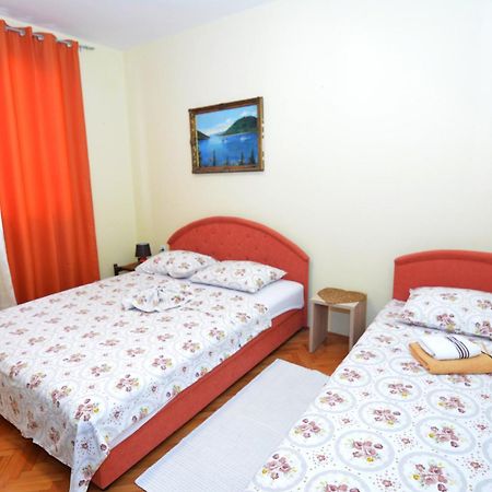 Holiday Home Cattaro Luaran gambar